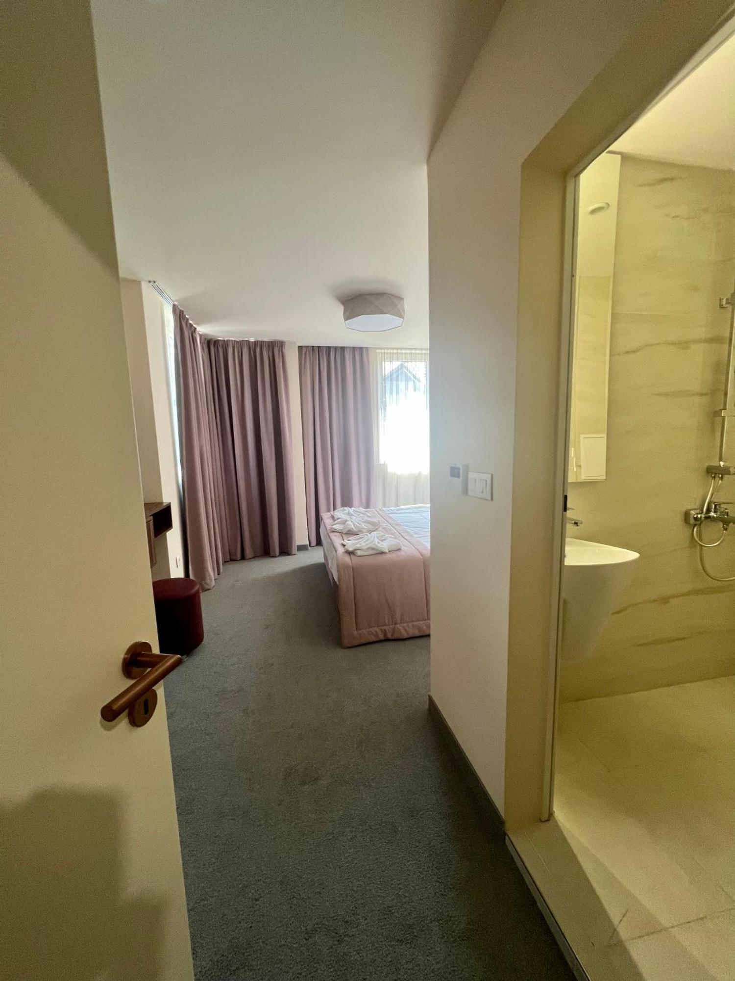 Floral Boutique Hotel Pleven Exterior photo