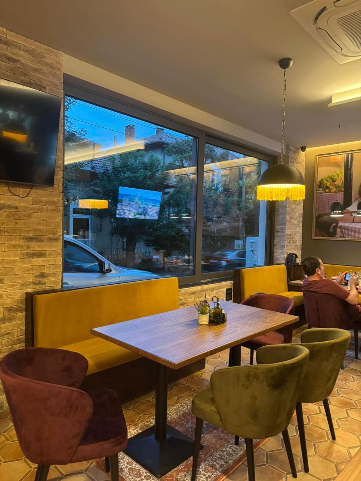 Floral Boutique Hotel Pleven Exterior photo