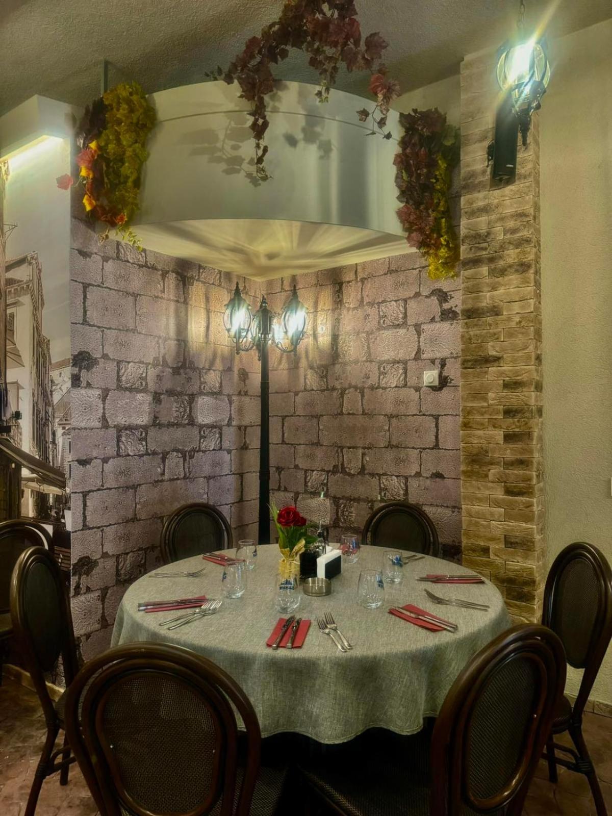 Floral Boutique Hotel Pleven Exterior photo